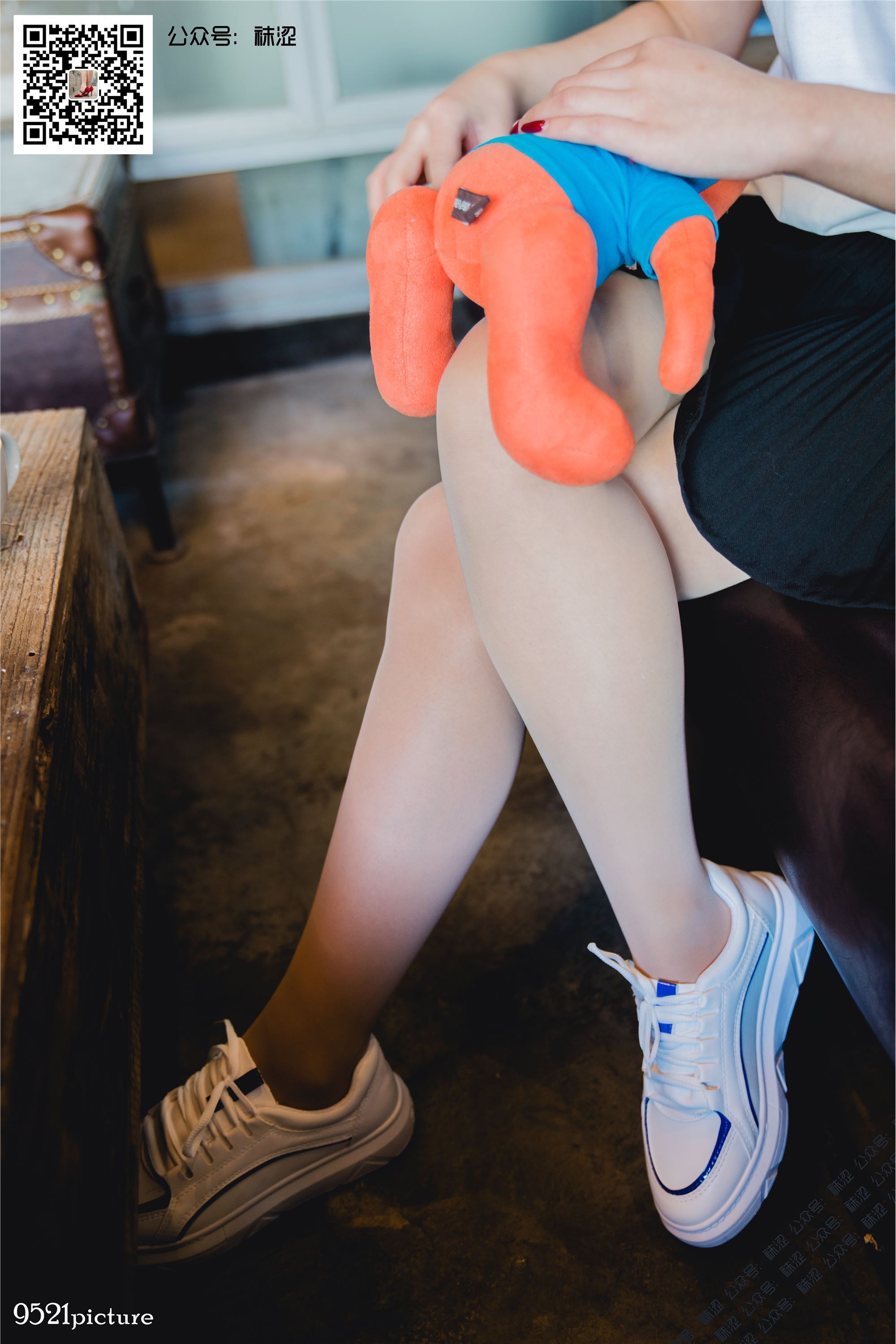 袜涩 005 Amanda学生制服